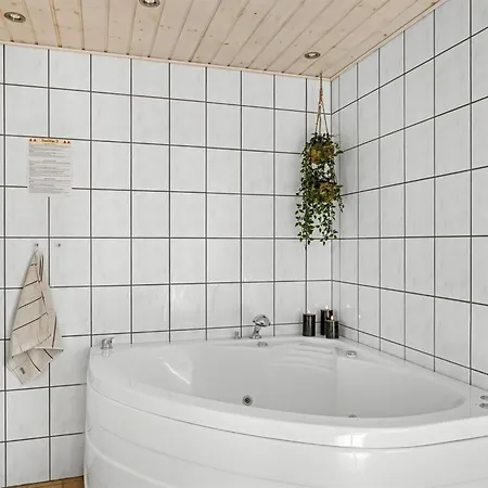 Loryleimis - 300m From The Sea By Interhome * Løkken