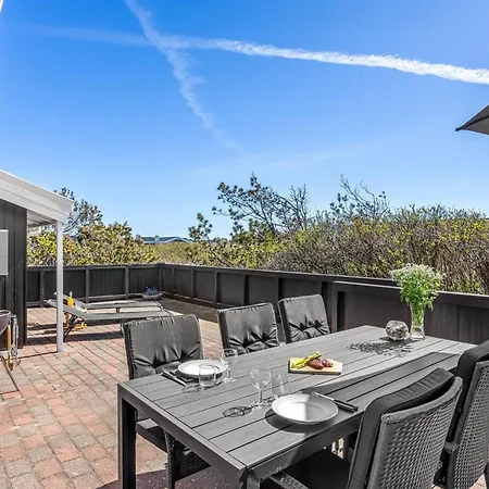 Loryleimis - 300m From The Sea By Interhome