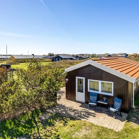 Loryleimis - 300m From The Sea By Interhome